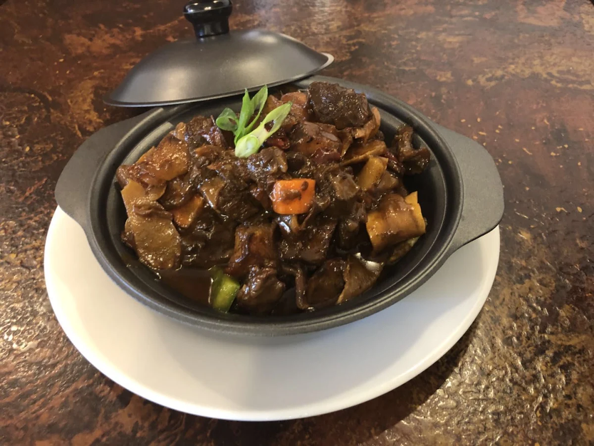 stew beef hot pot 牛肉煲